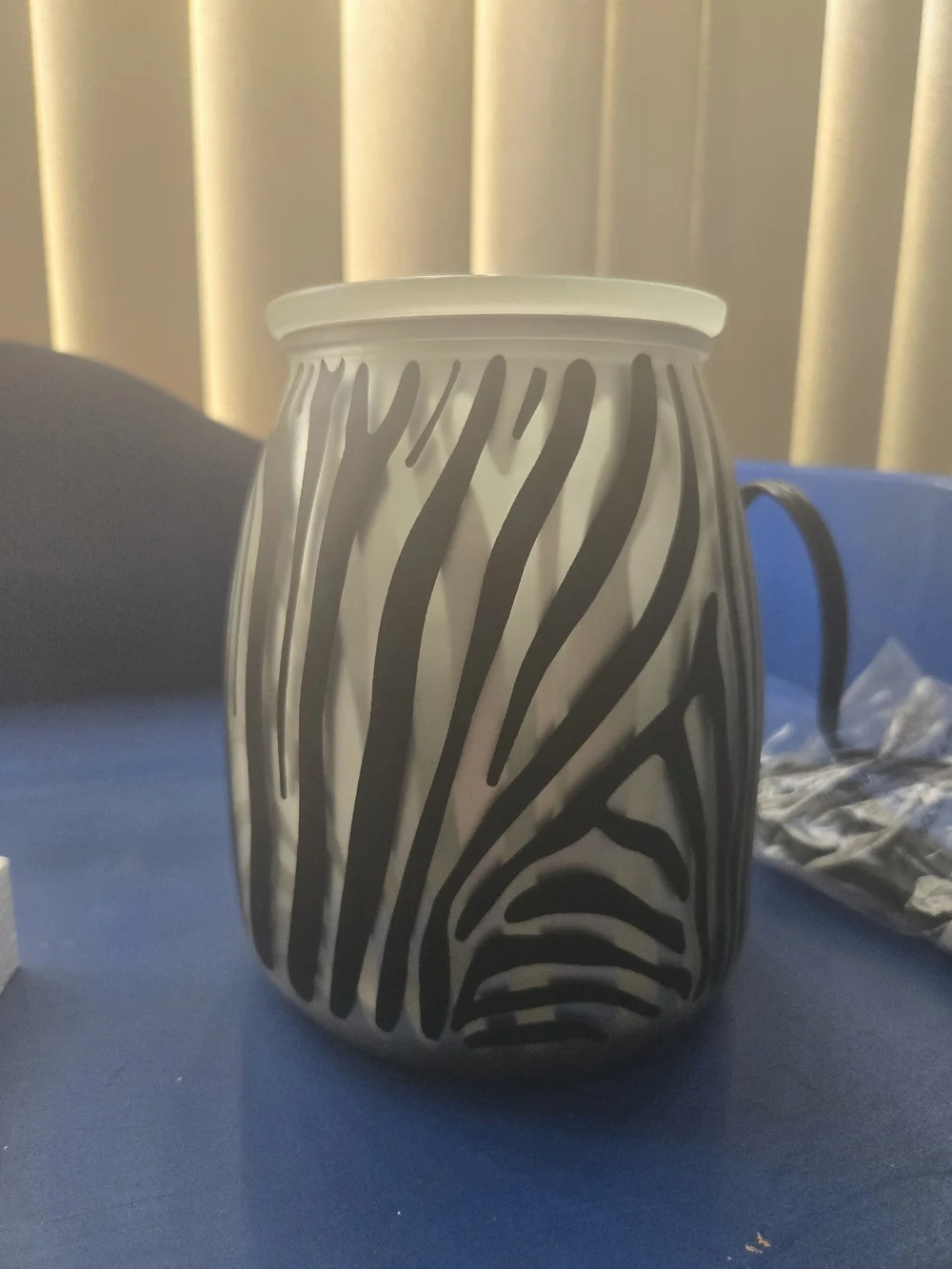 Zebra-Pattern Glass Wax Warmer in Frosted Silver